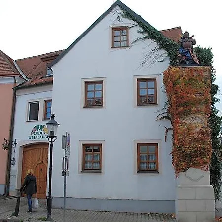 Ludl Penzion *