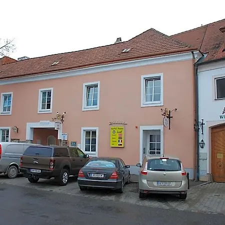 Ludl Penzion *